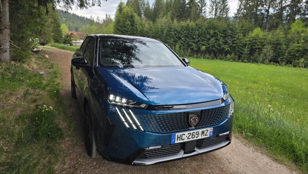 Peugeot E-3008 325 Dual Motor : ça change tout....